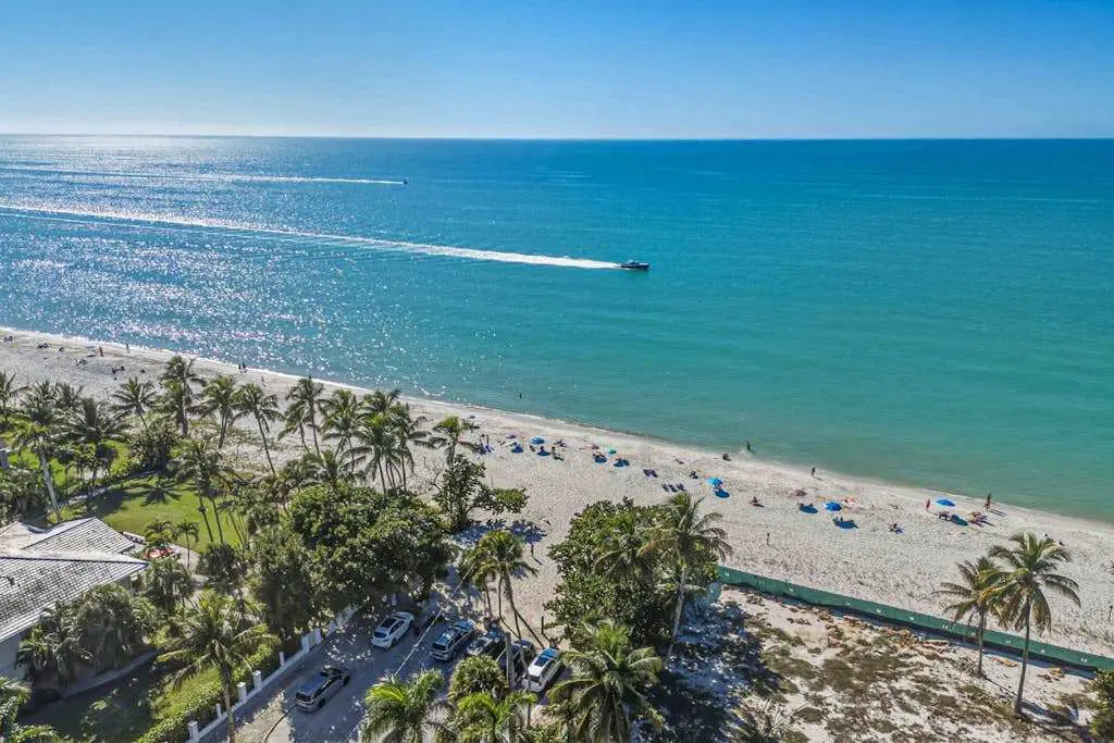 Naples Waterfront Oasis, Private Pool, Hot Tub & Stunning Views!