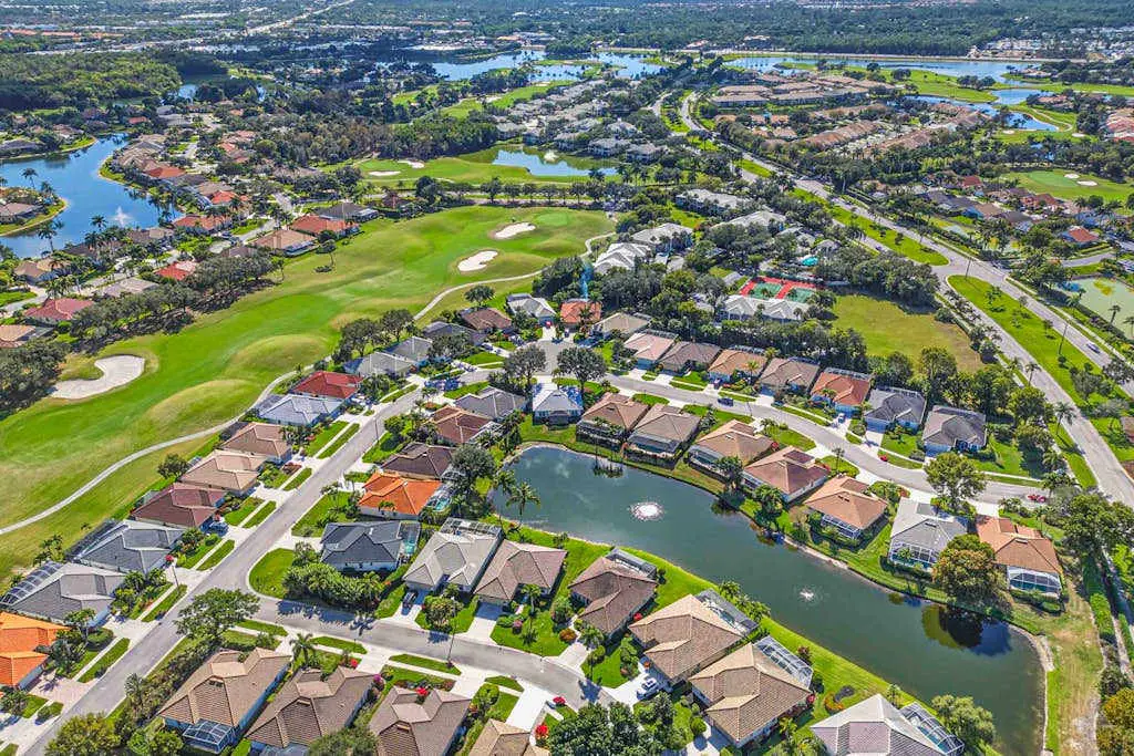 Naples Waterfront Oasis, Private Pool, Hot Tub & Stunning Views!