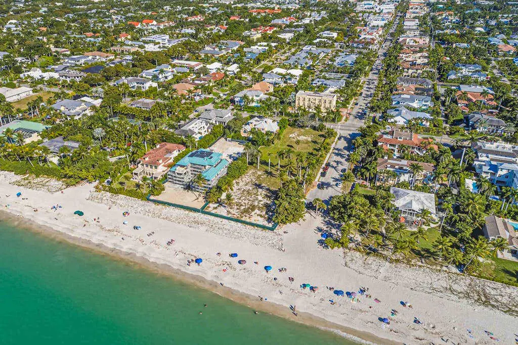Naples Waterfront Oasis, Private Pool, Hot Tub & Stunning Views!