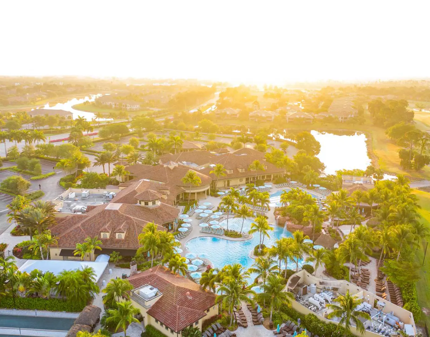 Naples Waterfront Oasis, Private Pool, Hot Tub & Stunning Views!