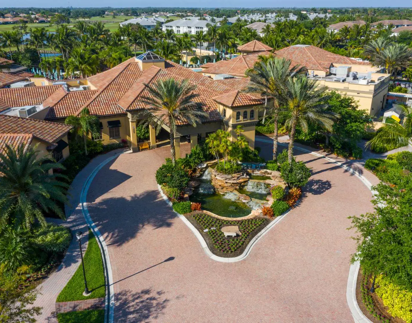 Naples Waterfront Oasis, Private Pool, Hot Tub & Stunning Views!