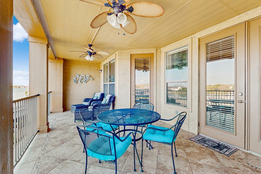 Dog-friendly & spacious condo with lake views, large balcony, & Pool
