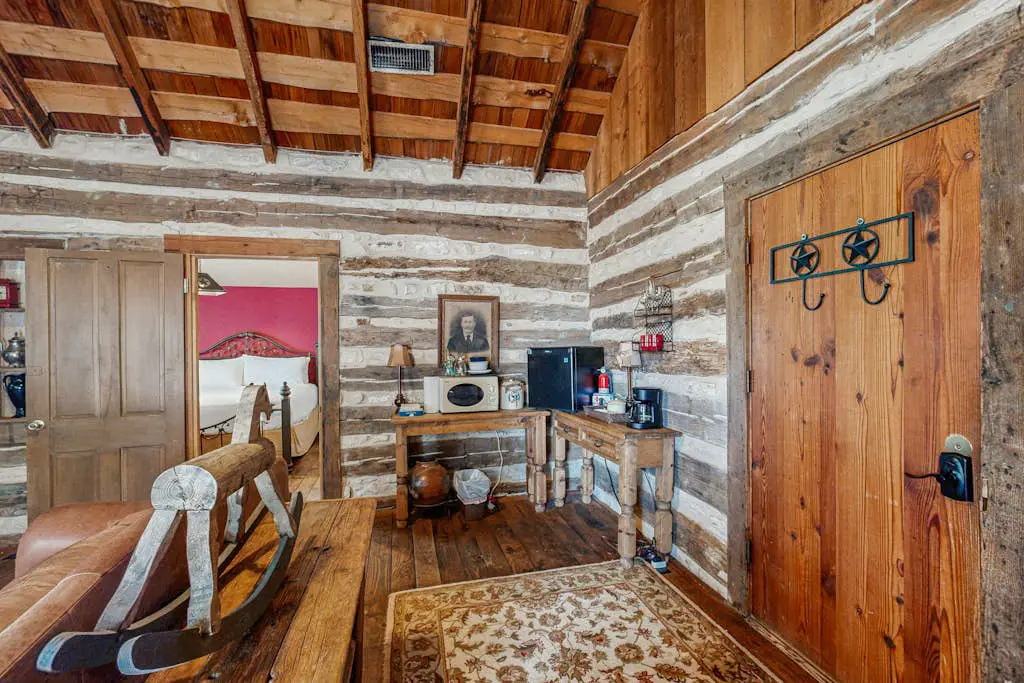 Historic Rocky Hill - Bordeaux Suite