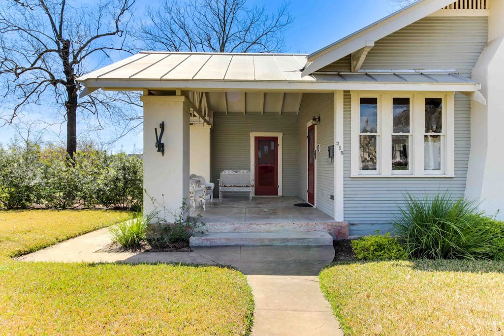 Travis Street - Travis House