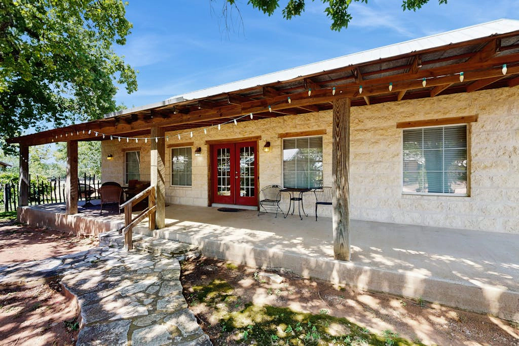 Historic Rocky Hill- Full Property