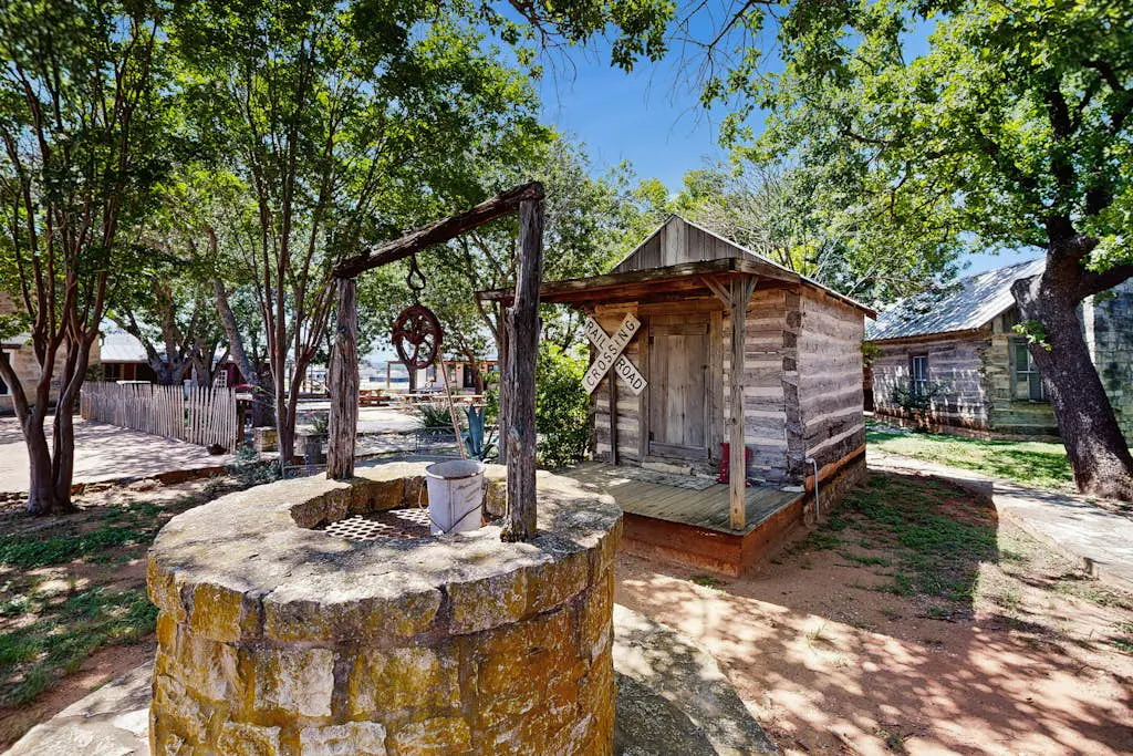 Historic Rocky Hill- Full Property