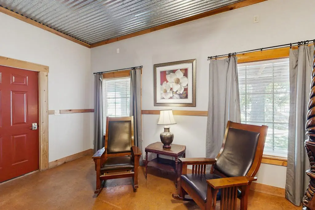 Historic Rocky Hill- Full Property