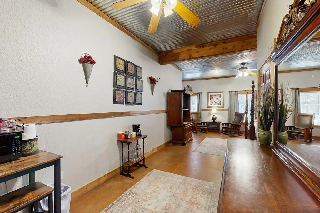 Historic Rocky Hill- Full Property