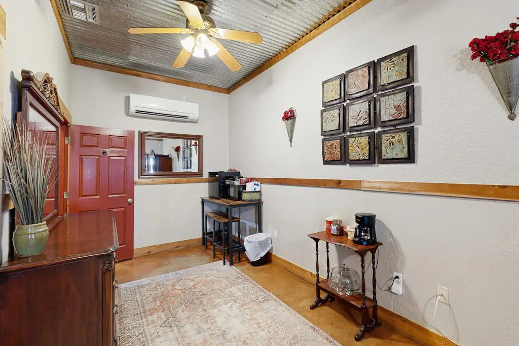 Historic Rocky Hill- Full Property