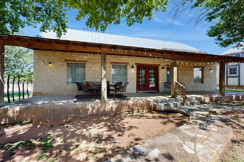 Historic Rocky Hill- Full Property