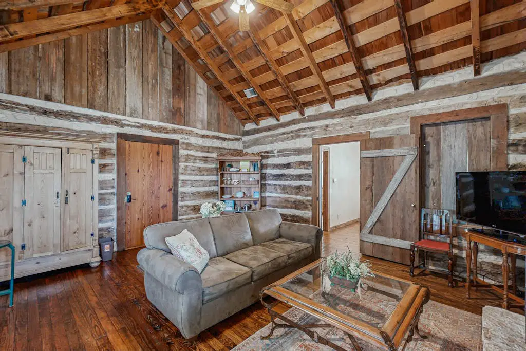 Historic Rocky Hill- Full Property