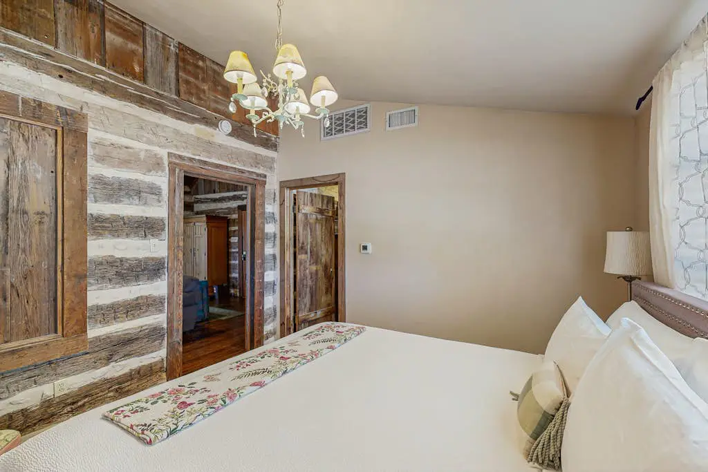 Historic Rocky Hill- Full Property