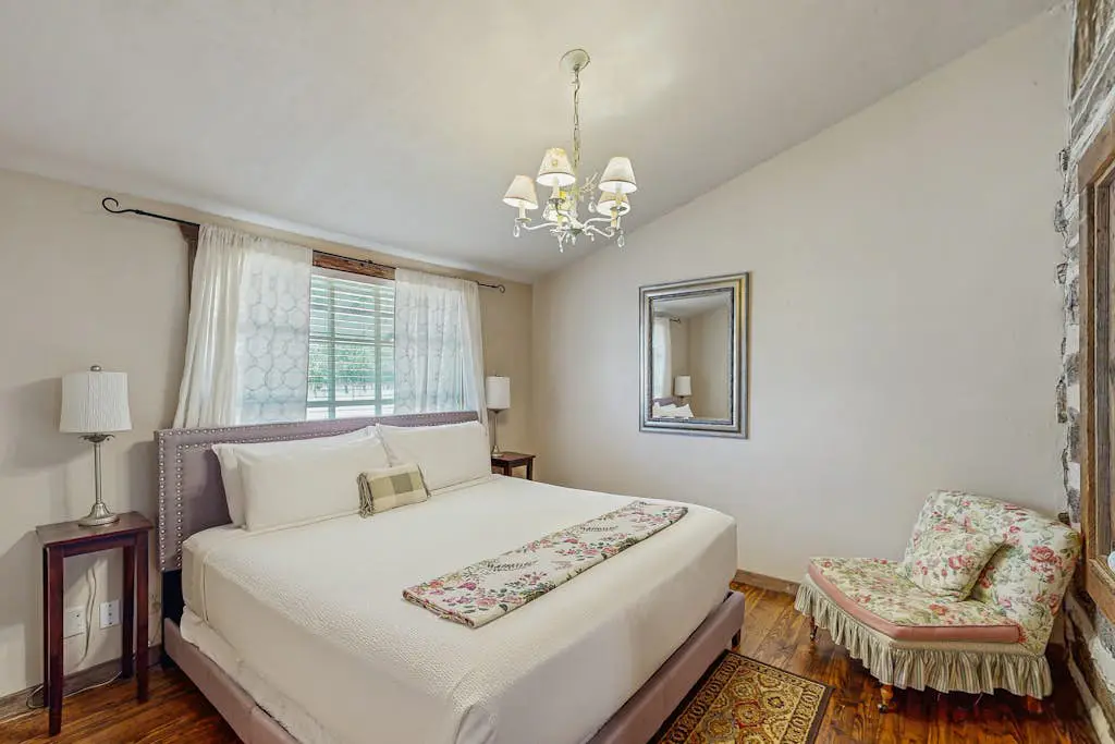 Historic Rocky Hill- Full Property