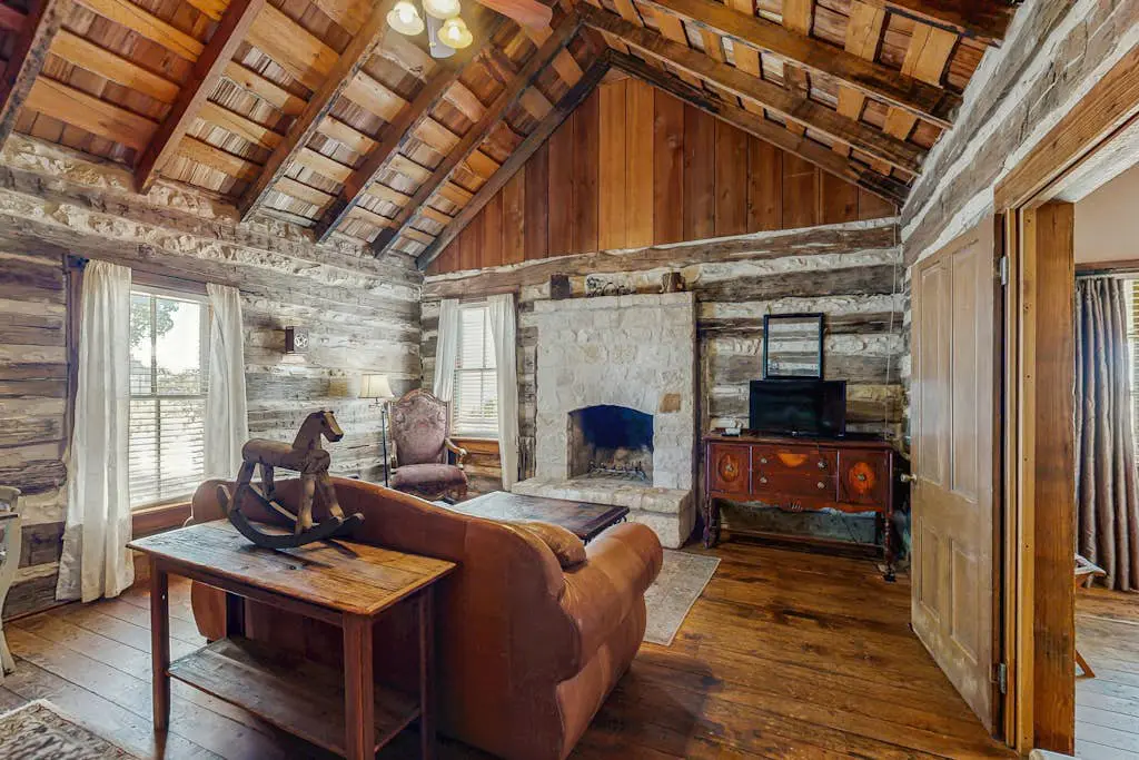 Historic Rocky Hill- Full Property