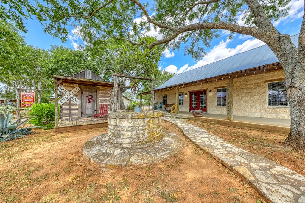 Historic Rocky Hill- Full Property
