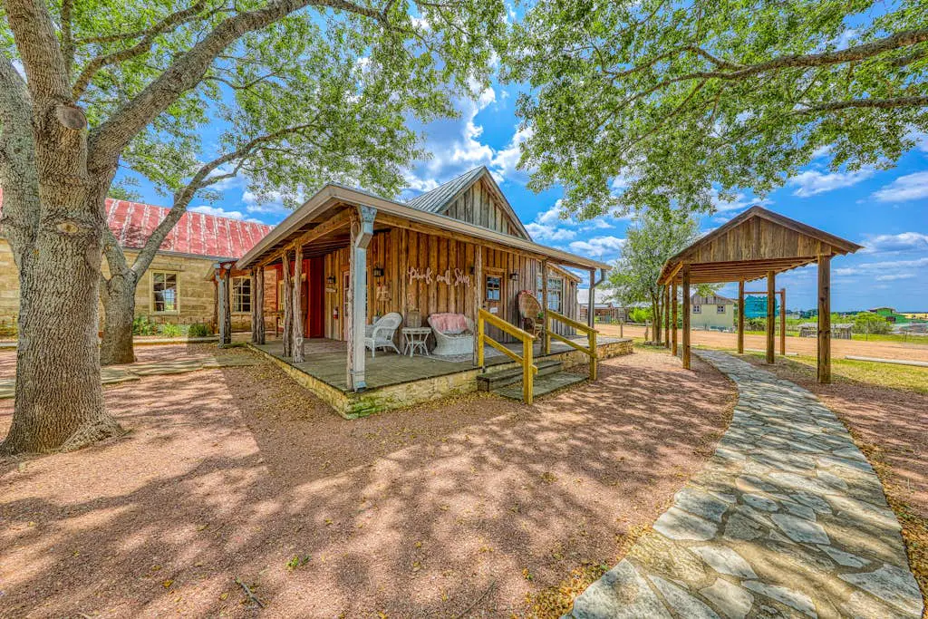 Historic Rocky Hill- Full Property