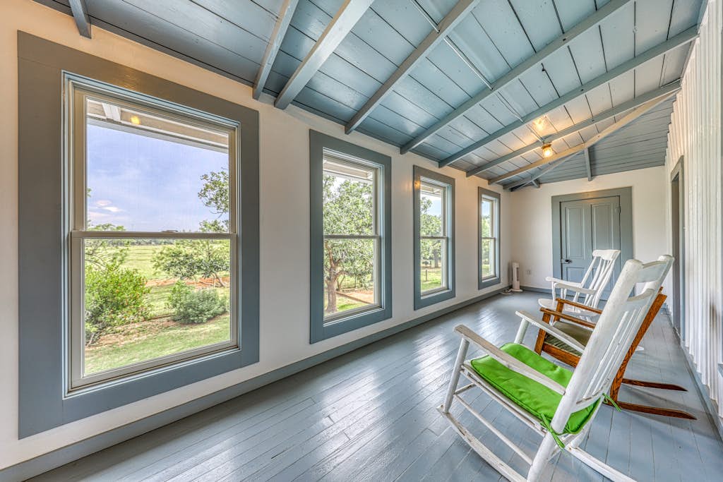 Historic Fredericksburg Farmhouse | Hill Country Views | Wine Trail | Snowbird