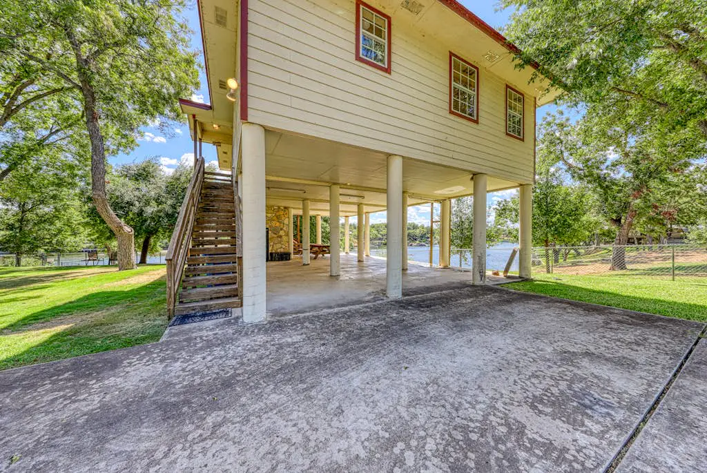 The Burnet River House