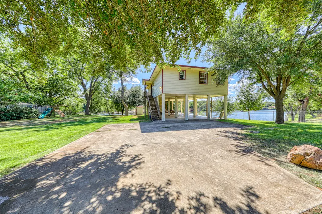 The Burnet River House