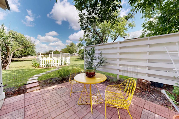 Beautiful two-level farmhouse w/ garden views, free WiFi, & outdoor dining area