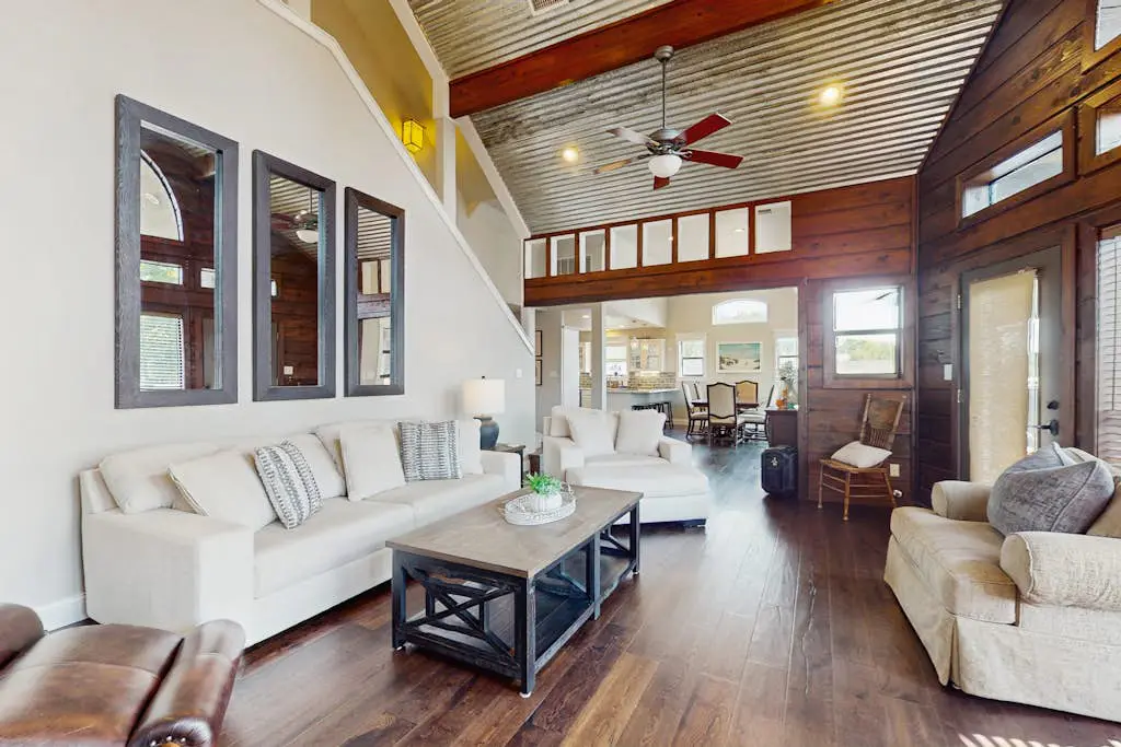 Opulent Waterfront 118B