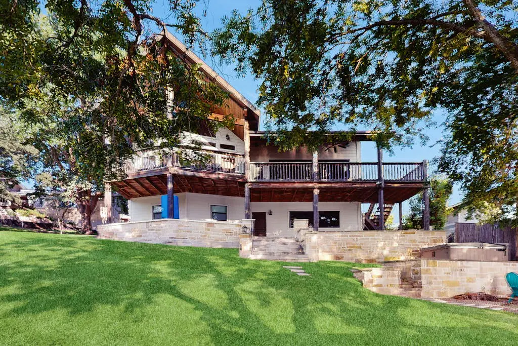 Opulent Waterfront 118B