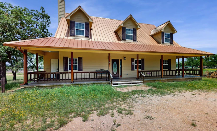 Waterfront home with kayak, view, fire pit & WiFi - dog-friendly
