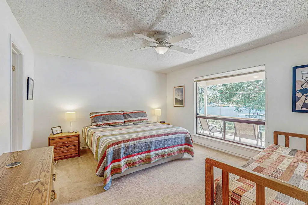 River Oaks R&R