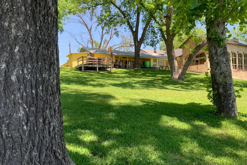 Sunny Days Lake Retreat