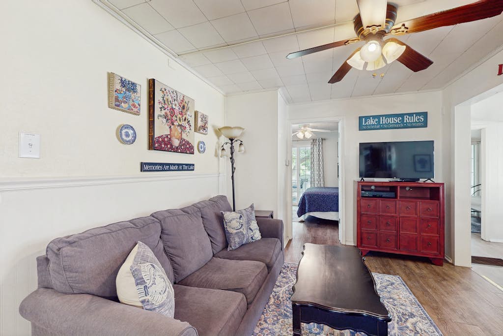 Beautiful Family House w/ WiFi, Central AC, Washer/Dryer & Shared Boat Launch