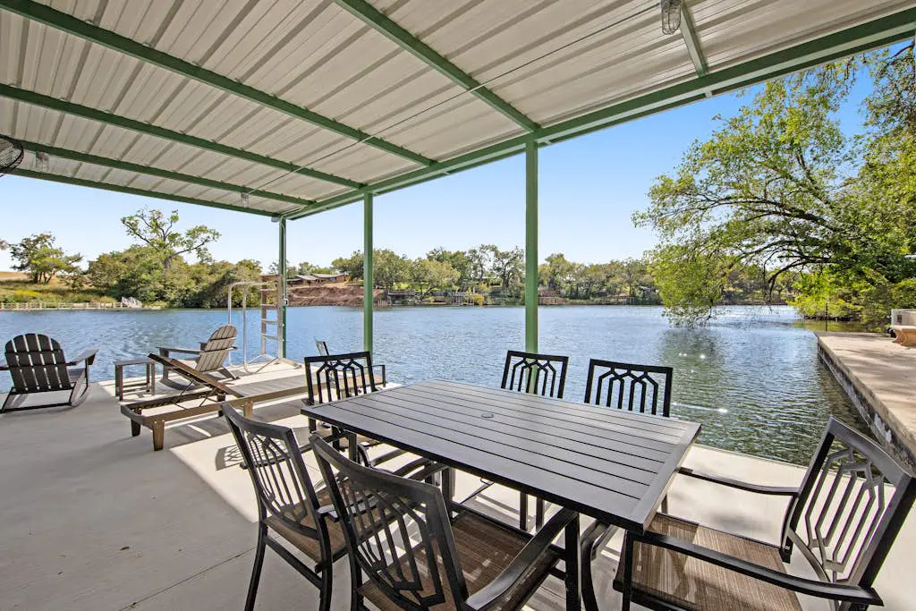 Green River Lodge - Lake LBJ