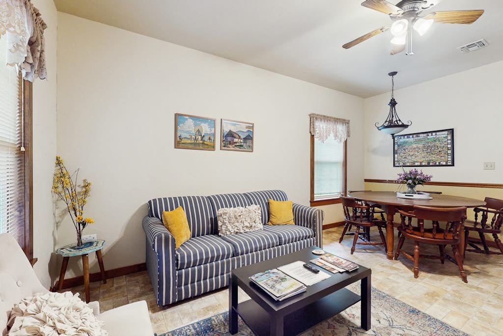 Cozy & Cute Cabin with Fenced Patio, Grill, AC & WiFi - Walkable Locale