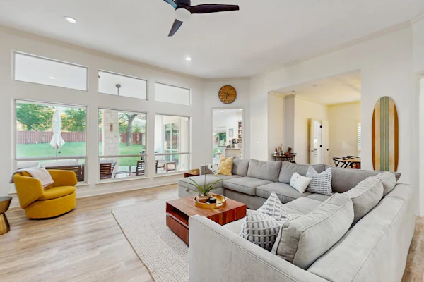 Modern home near Lake LBJ with enclosed yard, patio, grill & central AC