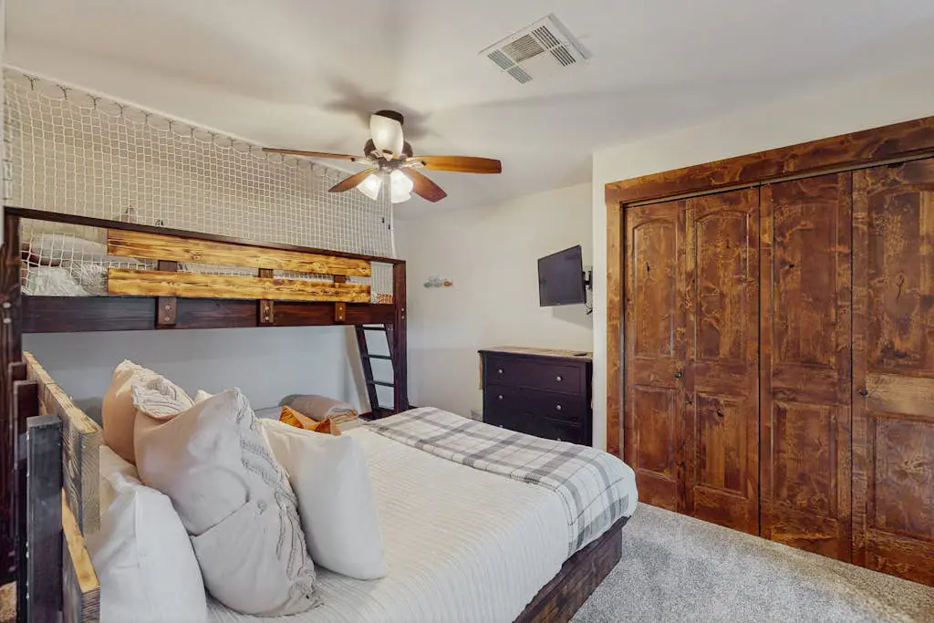 Spicewood Sunset Lake Villa
