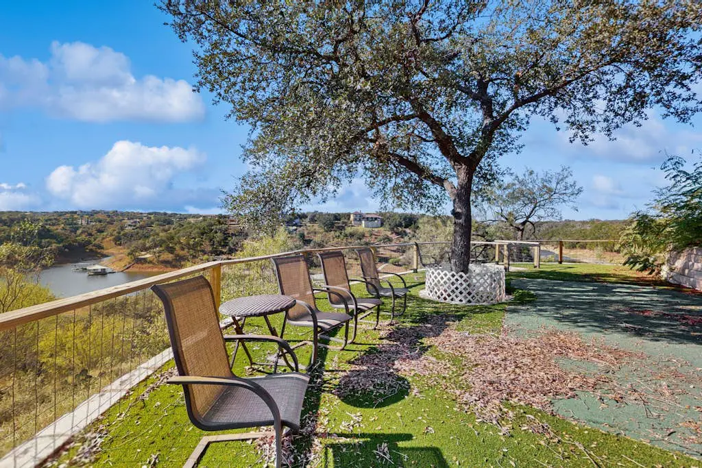 Spicewood Sunset Lake Villa