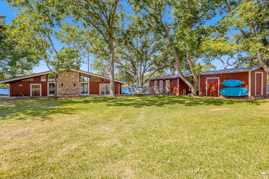 Beckers Point Lake Houses