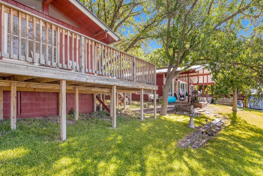 Beckers Point Lake Houses
