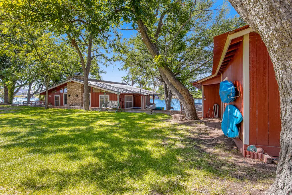 Beckers Point Lake Houses