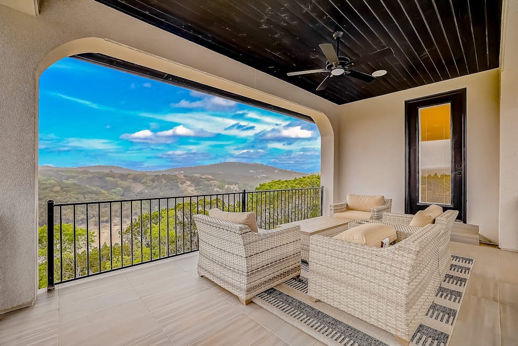 Exquisite dog-friendly home with balcony, enclosed yard, central AC, & W/D