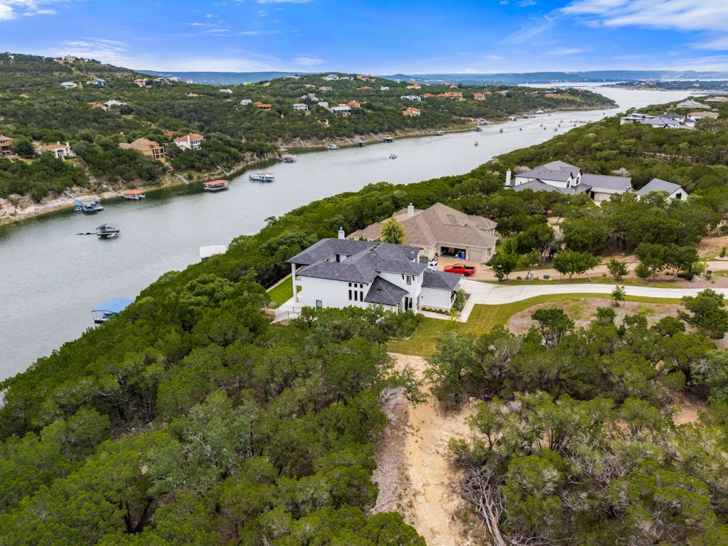 Exquisite dog-friendly home with balcony, enclosed yard, central AC, & W/D