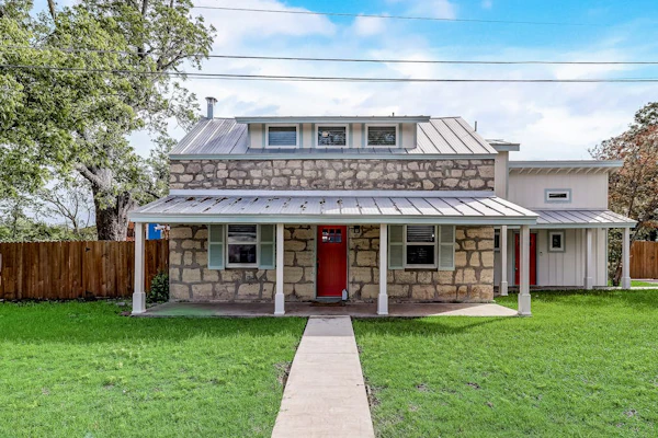 Downtown 2-story home with enclosed backyard, patio, pool, playground, W/D, AC