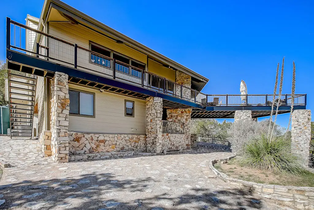 Stone Lodge