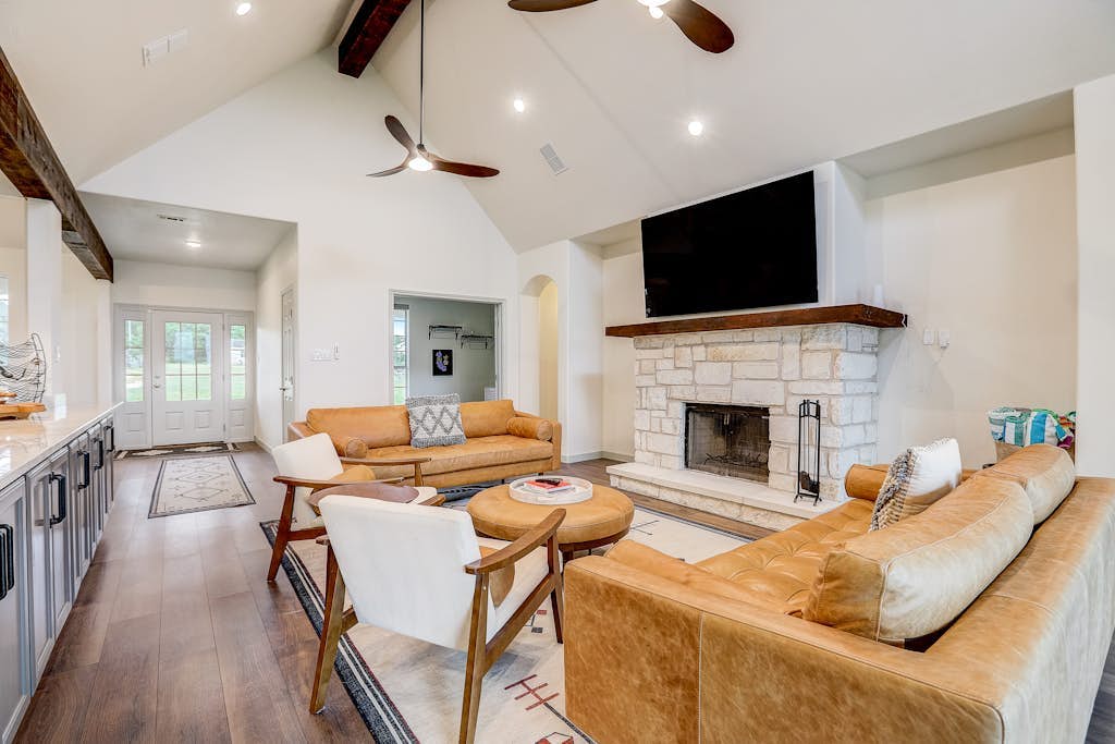 Luxe designer Hill Country home near Austin with amazing views & infinity pool
