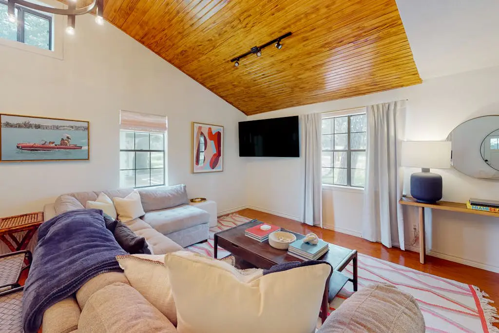 Woodland Hills Retreat