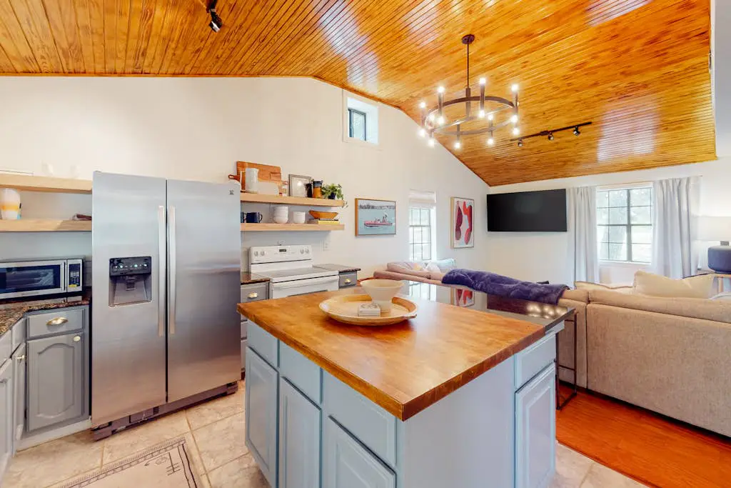 Woodland Hills Retreat