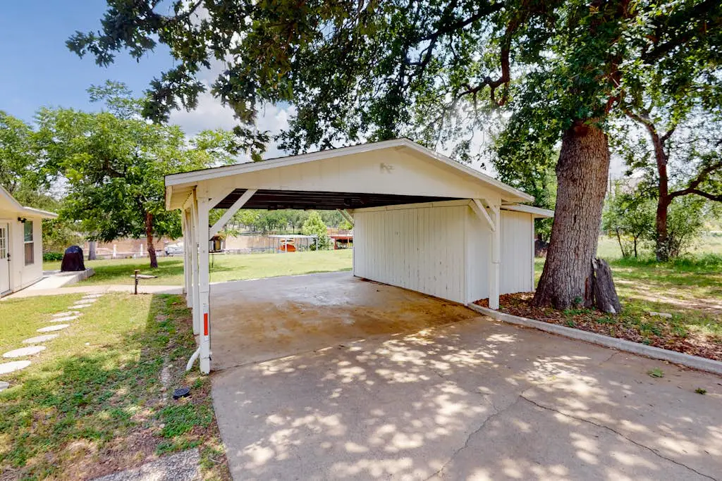 Woodland Hills Retreat