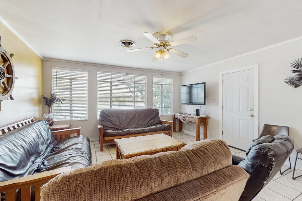 Lakefront home with dock, patio, kayaks, & central AC - dog-friendly