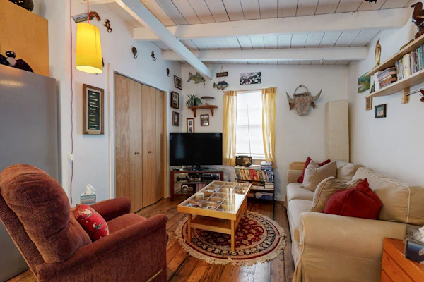 Cozy dog-friendly house near water with enclosed yard, grill, & equipped kitchen