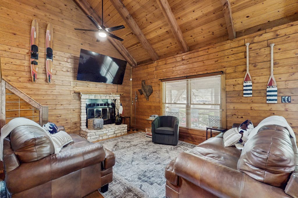 Log Home Retreat w/Outdoor Entertainment Area, Lake Nearby, Deer
