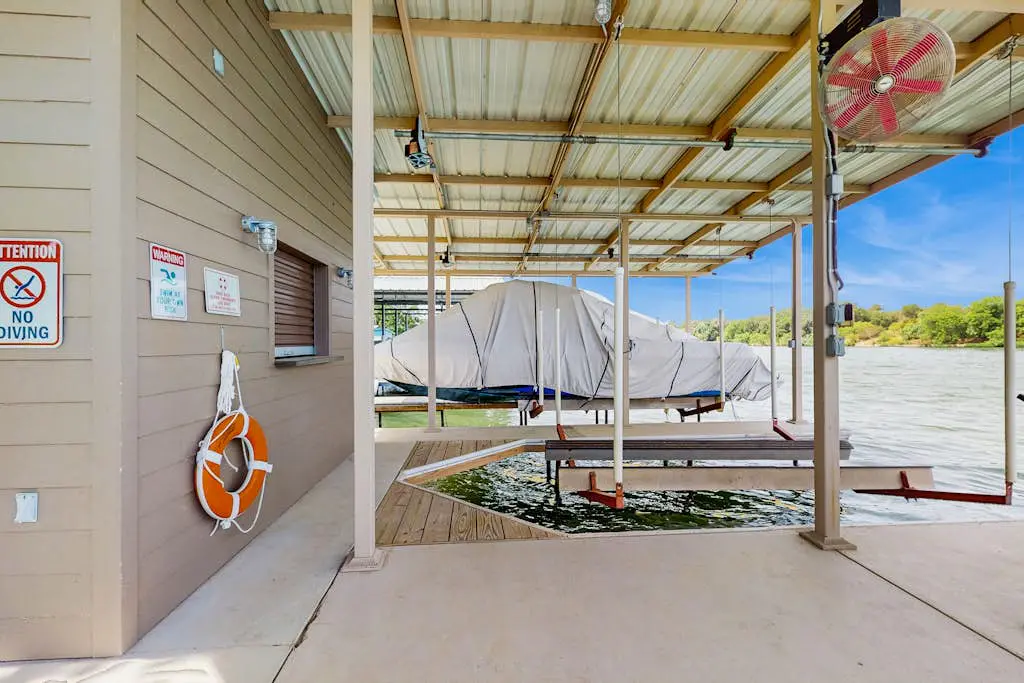 Ruff Lakehouse on Lake LBJ